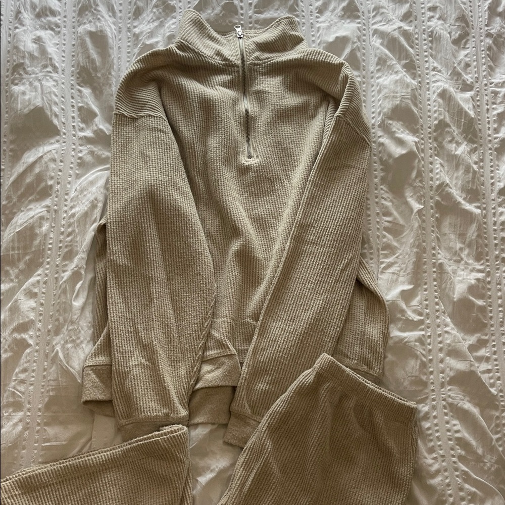 Beige Ribbed Knit Lounge Set - Picture 4 of 6
